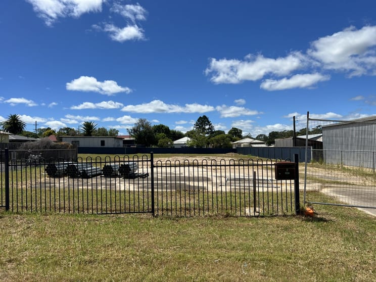 Click to view all images 4 Jarrah Street Kingaroy QLD 4610 - Image 1