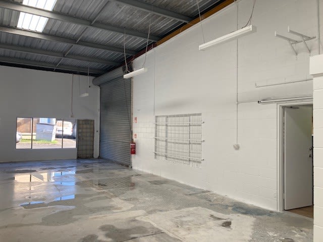 Click to view all images 4/181 Currumburra Road Ashmore QLD 4214 - Image 3