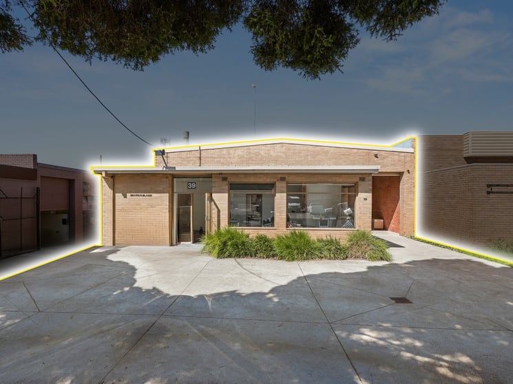 39 Henderson Road Clayton VIC 3168 - Image 1