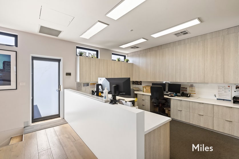 Click to view all images Rear/106 Lower Plenty Road Rosanna VIC 3084 - Image 3