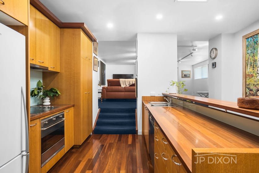 Click to view all images 302 New Street Brighton VIC 3186 - Image 3