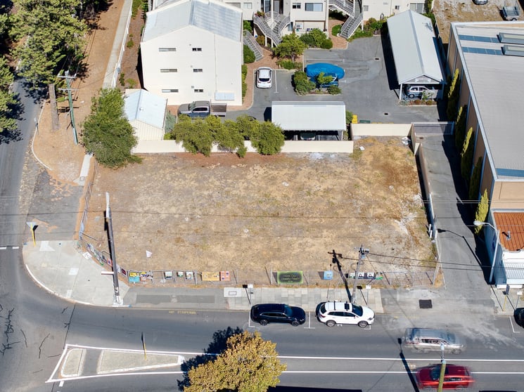 Click to view all images 343 South Terrace South Fremantle WA 6162 - Image 3