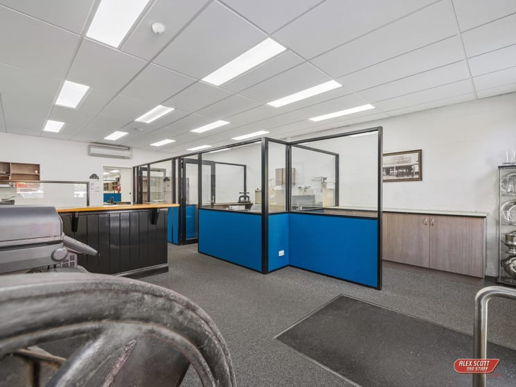 Click to view all images 36 McCartin Street Leongatha VIC 3953 - Image 2