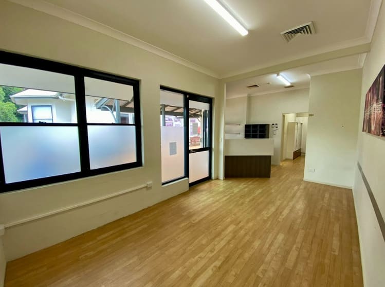 Click to view all images 6 & 7/168-170 Main Street Montville QLD 4560 - Image 3