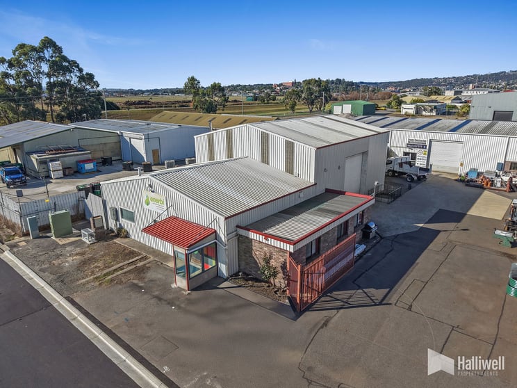Click to view all images 1/31 Churchill Park Drive Invermay TAS 7248 - Image 2