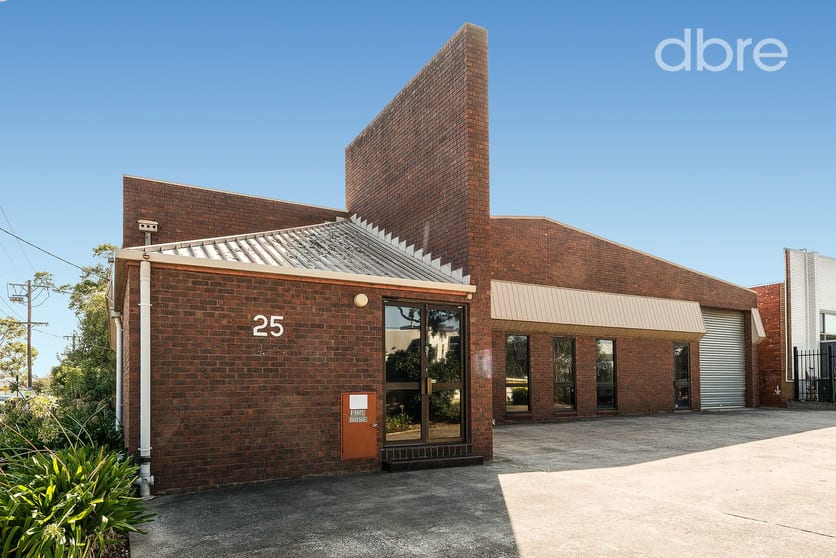 Click to view all images 25 Winterton Road Clayton VIC 3168 - Image 2
