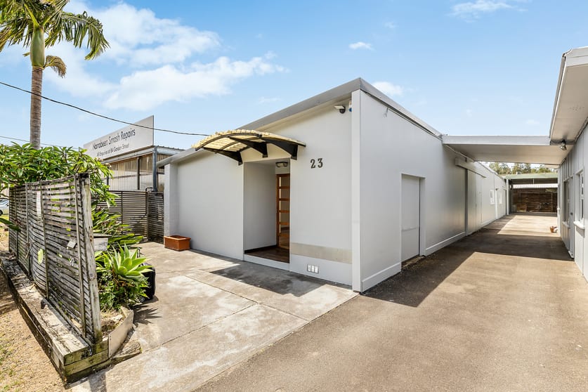 Click to view all images 23 Warraba Road North Narrabeen NSW 2101 - Image 3