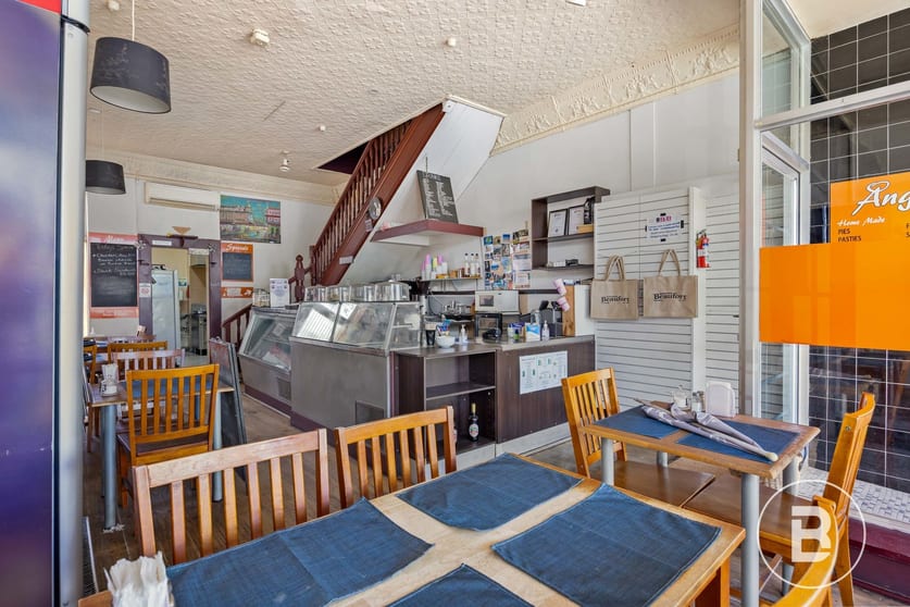 19 Havelock Street Beaufort VIC 3373 - Image 2