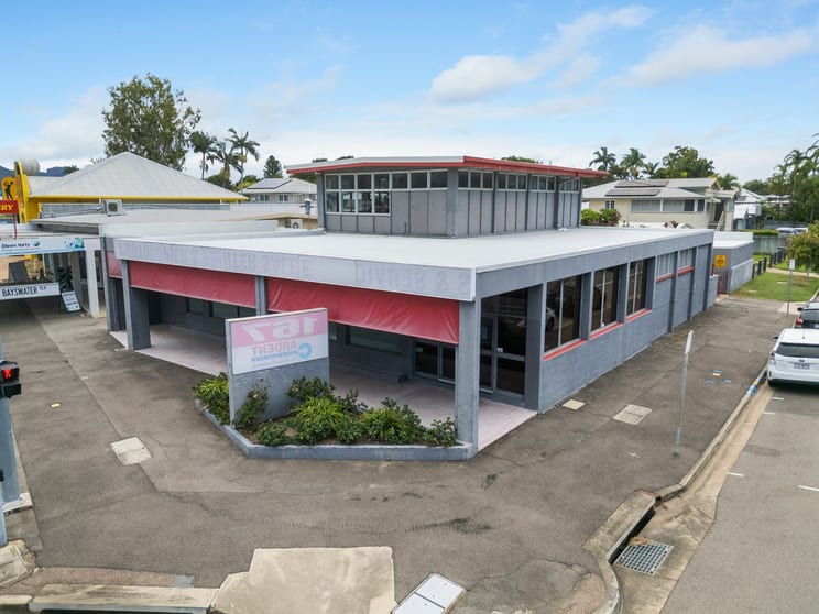 Click to view all images 167 Charters Towers Hyde Park QLD 4812 - Image 1