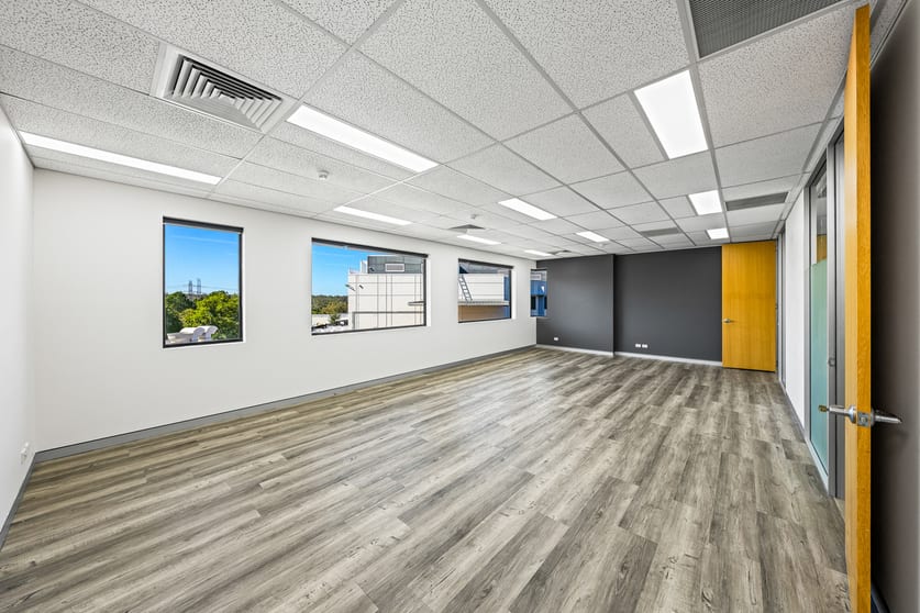 Click to view all images 6/107 Miles Platting Road Eight Mile Plains QLD 4113 - Image 3