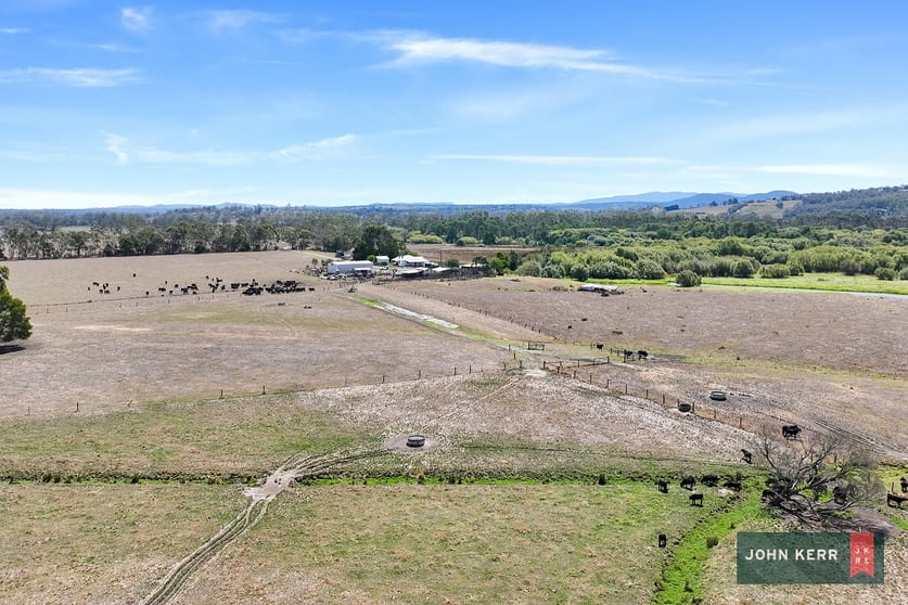 Click to view all images 140 & 140A Becks Bridge Road Newborough VIC 3825 - Image 3