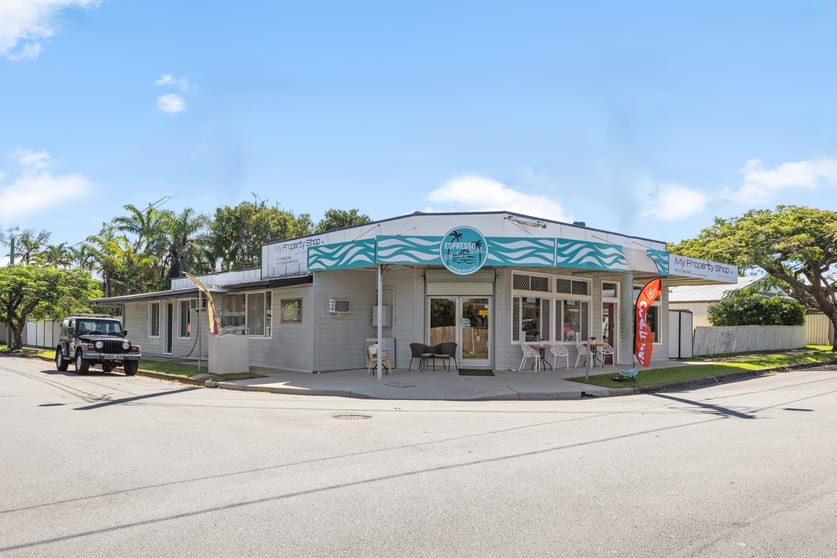 Click to view all images 67 Laura Street Clontarf QLD 4019 - Image 1