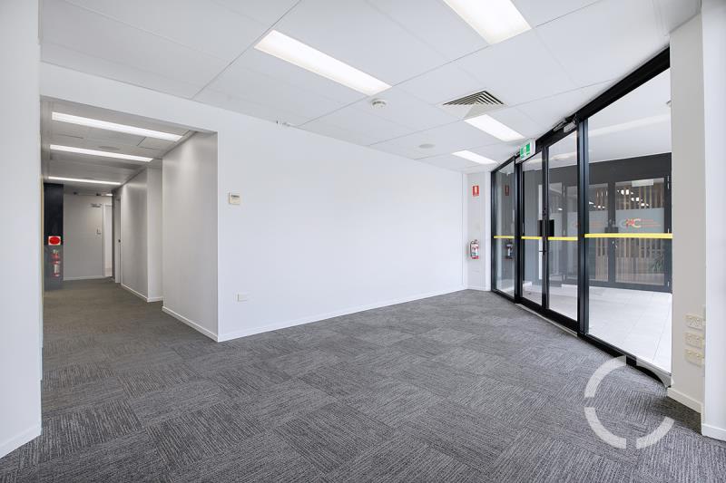 Click to view all images 18/8 Catherine Street Woolloongabba QLD 4102 - Image 3