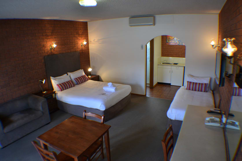 Click to view all images Albury NSW 2640 - Image 3