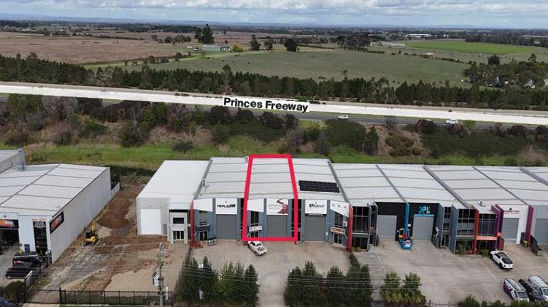 Click to view all images 2/32 Bate Close Pakenham VIC 3810 - Image 2
