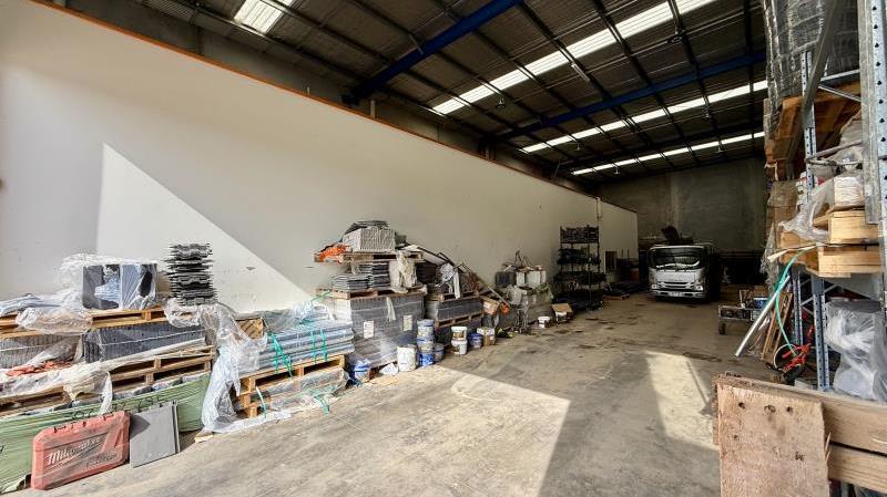 Click to view all images 2/32 Bate Close Pakenham VIC 3810 - Image 3