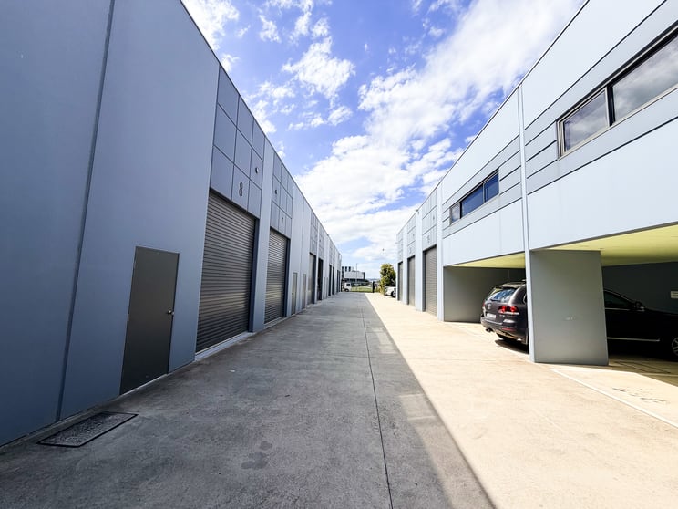 Click to view all images 9 Cave Place Clyde North VIC 3978 - Image 3
