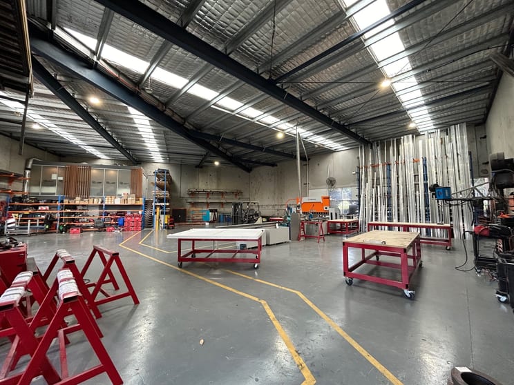 Click to view all images 2/1-5 Industrial Road Unanderra NSW 2526 - Image 3