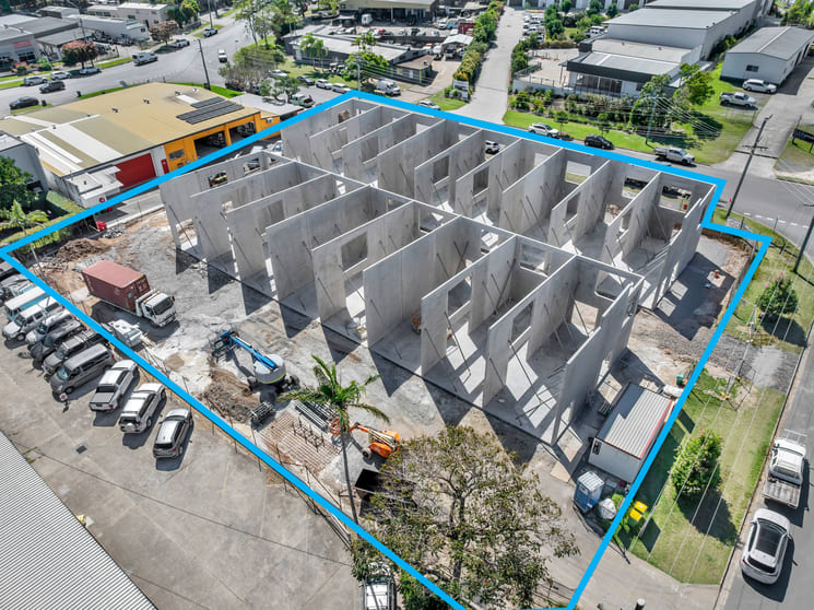 Click to view all images 4 Leo Alley Road Noosaville QLD 4566 - Image 1