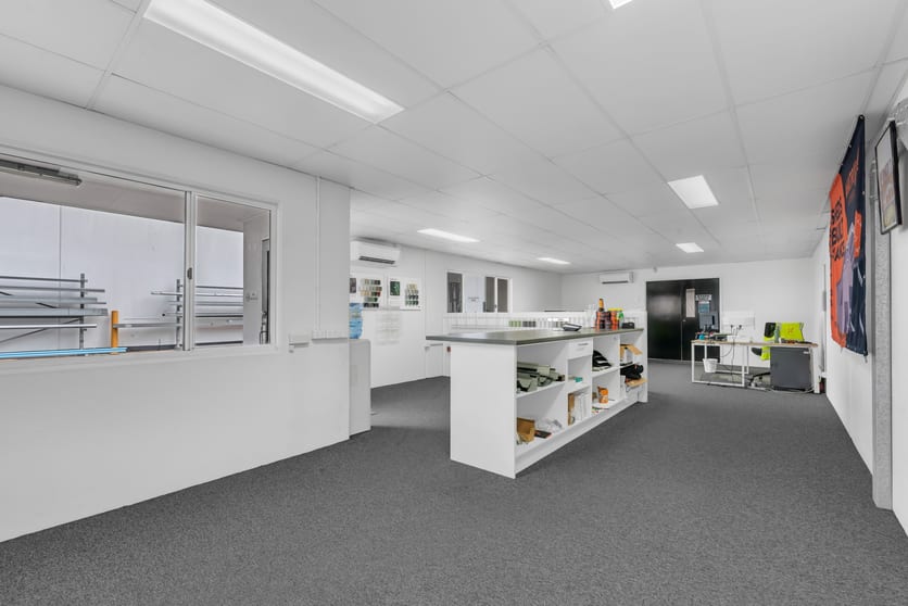 Click to view all images 17 Fishermans Road Kuluin QLD 4558 - Image 3