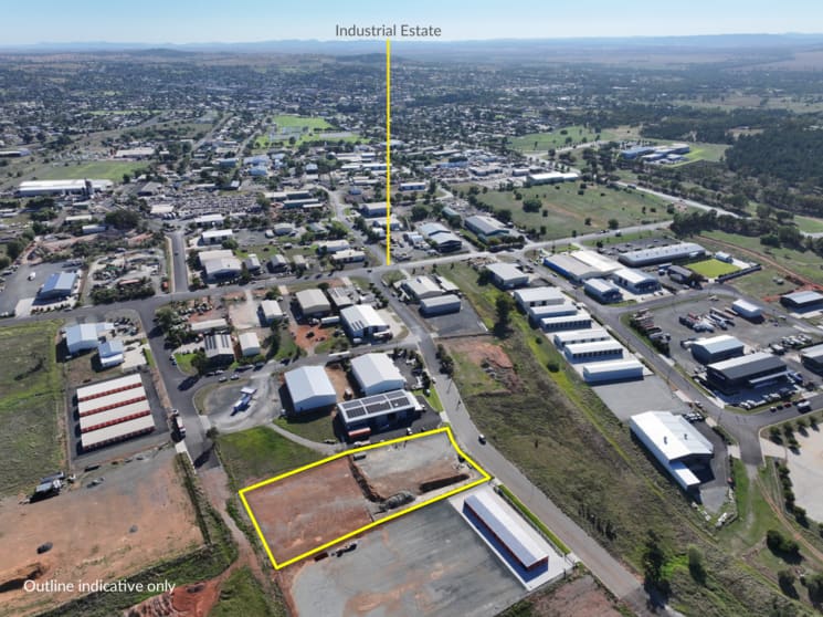 8 Langlands Street Parkes NSW 2870 - Image 2