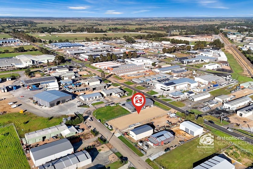 Click to view all images 11 Campbells Drive Bairnsdale VIC 3875 - Image 1