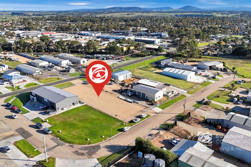 Click to view all images 11 Campbells Drive Bairnsdale VIC 3875 - Image 3