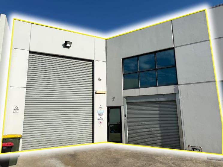 Click to view all images 7 - 323 Ingles St Port Melbourne VIC 3207 - Image 1