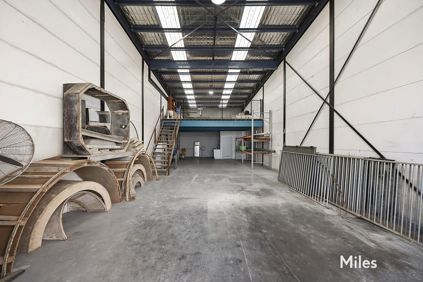 Click to view all images 16/44 Sparks Avenue Fairfield VIC 3078 - Image 3