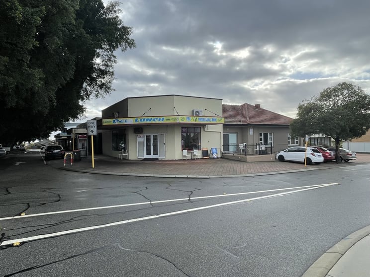 Click to view all images 18 Muriel Avenue Innaloo WA 6018 - Image 3