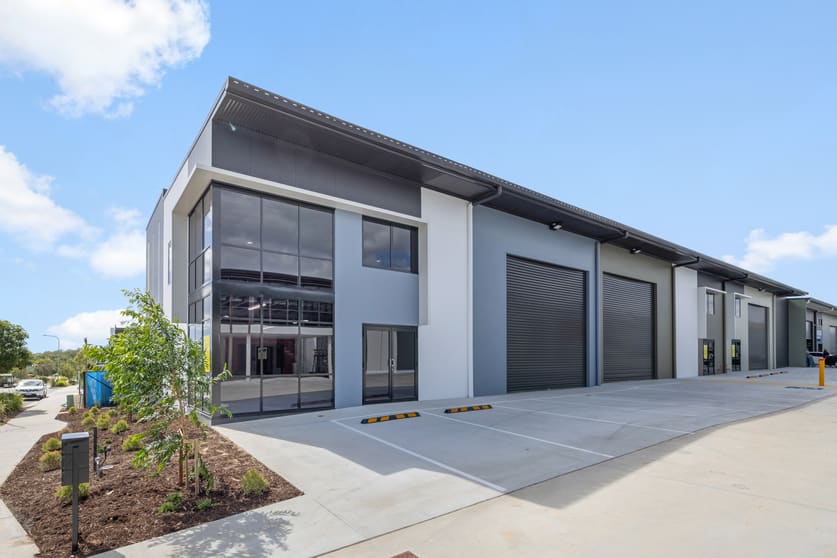 Click to view all images 1/68 Jardine Drive Redland Bay QLD 4165 - Image 1