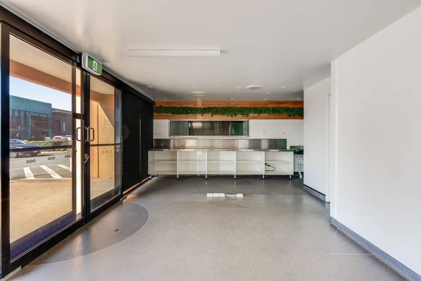 Click to view all images 13/1-5 Gardner Court Wilsonton QLD 4350 - Image 2