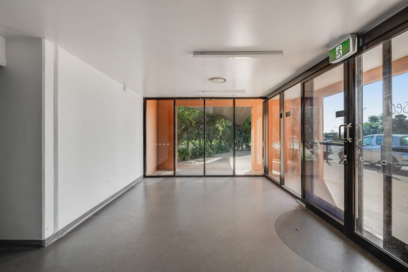Click to view all images 13/1-5 Gardner Court Wilsonton QLD 4350 - Image 3