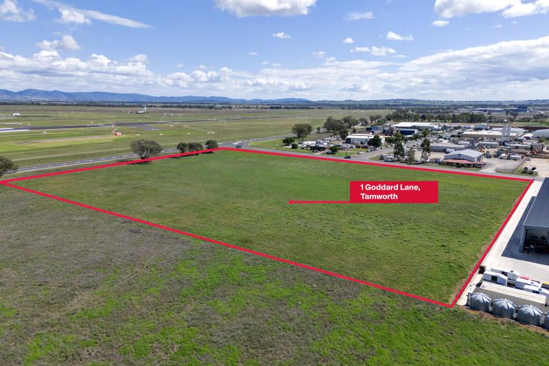 Click to view all images 1 Goddard Lane Tamworth NSW 2340 - Image 3