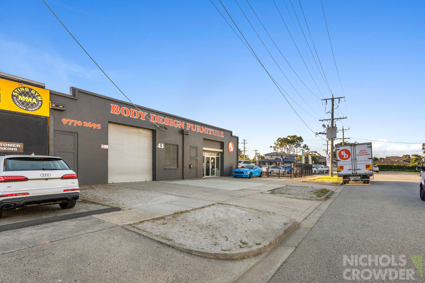 Click to view all images 43 New Street Frankston VIC 3199 - Image 3