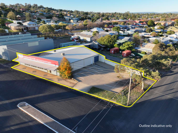 5 Currajong Street Parkes NSW 2870 - Image 2