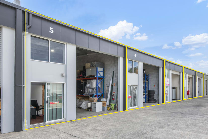 Click to view all images 8/4-6 Fremantle Street Burleigh Heads QLD 4220 - Image 3