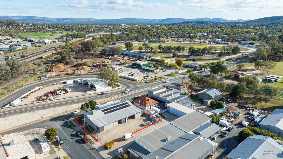 Click to view all images 891 Calimo Street North Albury NSW 2640 - Image 1