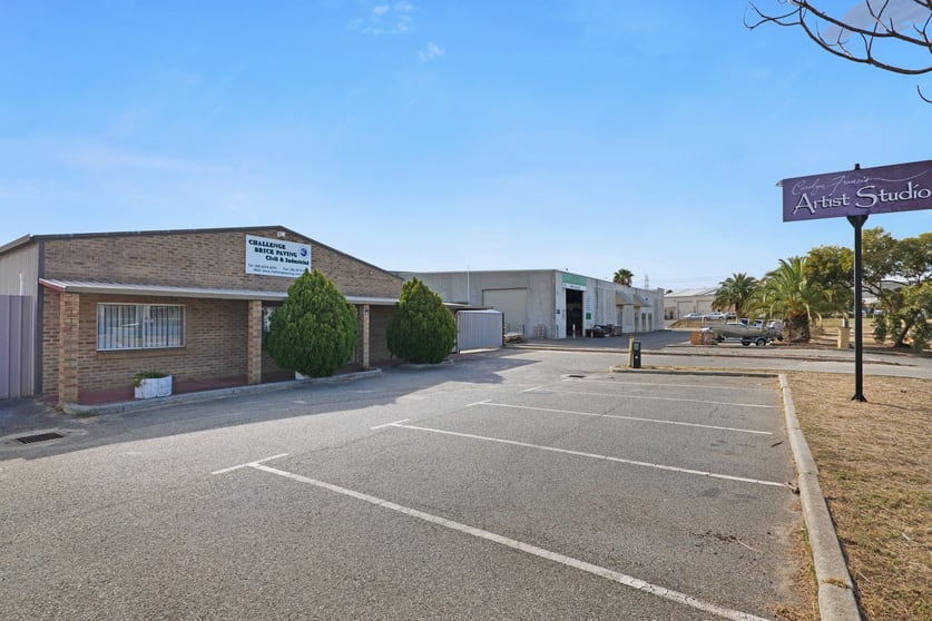 Click to view all images 3 Runyon Road Midvale WA 6056 - Image 3
