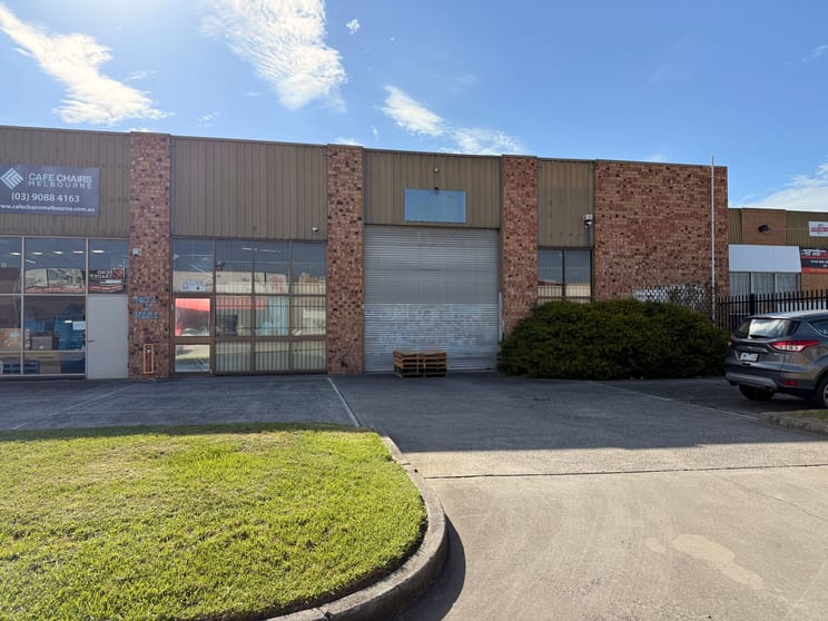 Click to view all images 156 Cheltenham Road Dandenong VIC 3175 - Image 3