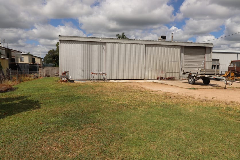 Click to view all images 9 Fifteenth Street Home Hill QLD 4806 - Image 1