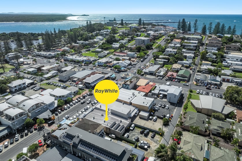 Click to view all images 22 Coldstream Street Yamba NSW 2464 - Image 1