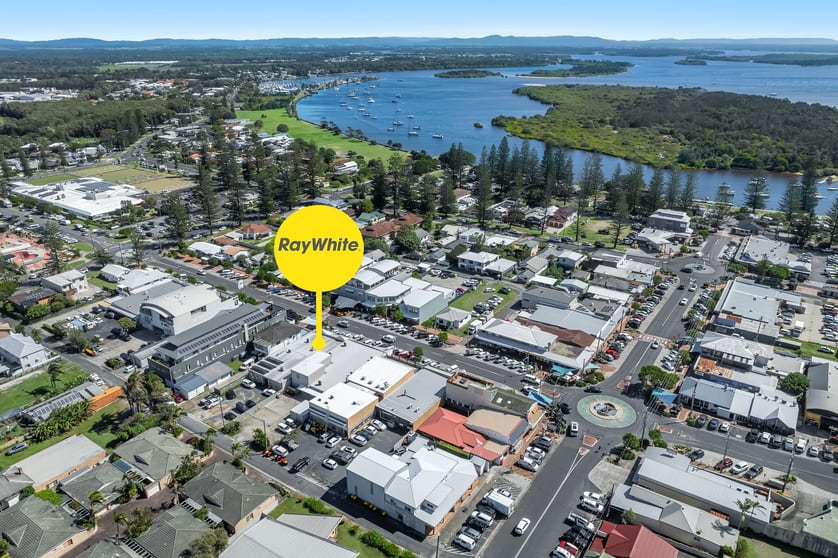 Click to view all images 22 Coldstream Street Yamba NSW 2464 - Image 3