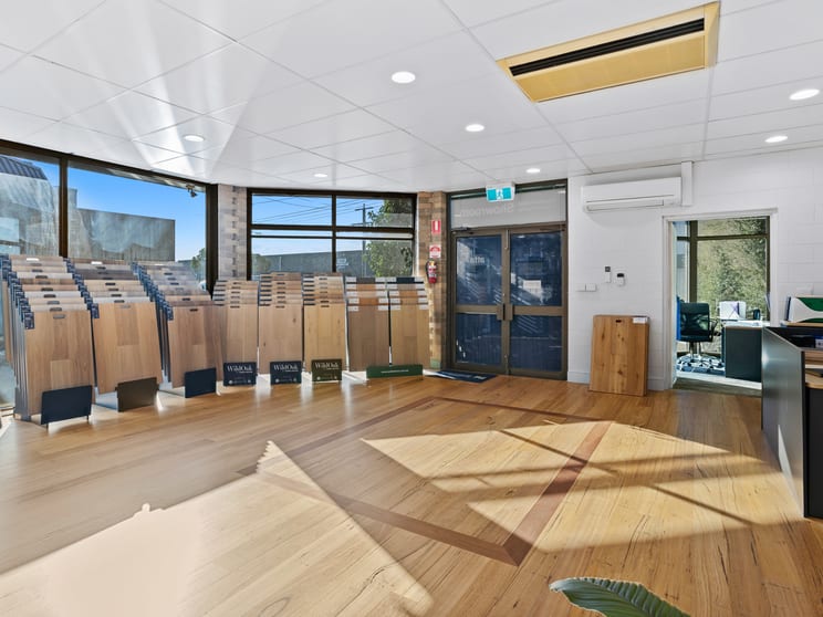Click to view all images 20 Virginia Street Mornington VIC 3931 - Image 2