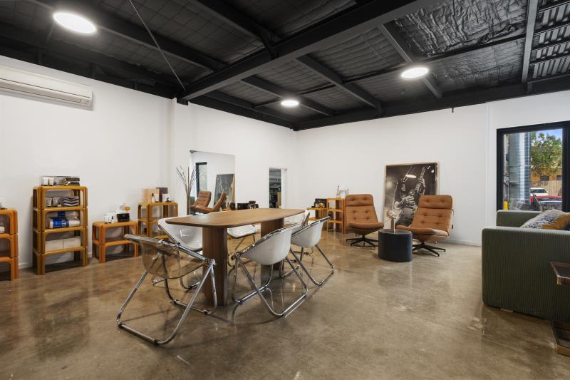 Click to view all images 2H Lambourn Road Watsonia VIC 3087 - Image 2