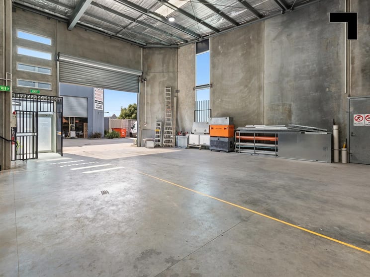Click to view all images 6/37-39 Slater Parade Keilor East VIC 3033 - Image 2
