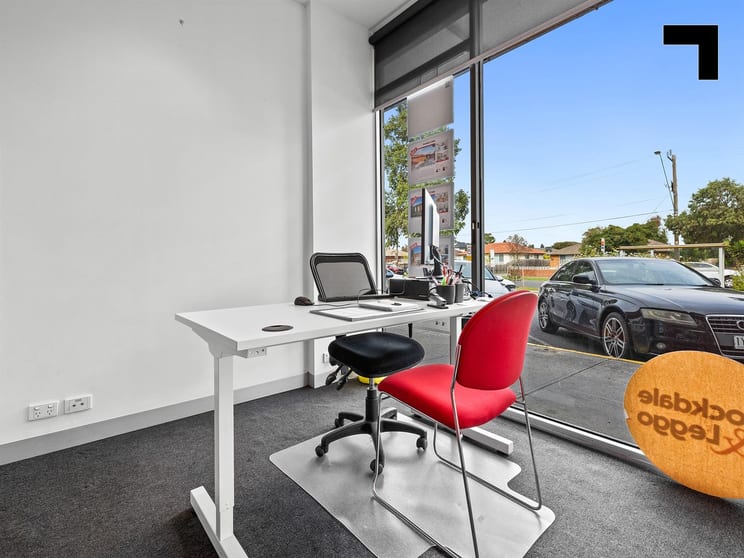 Shop 158/8-34 Gladstone Park Drive Gladstone Park VIC 3043 - Image 2