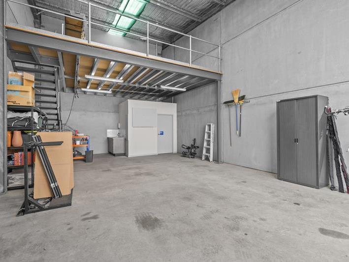 Click to view all images Unit 21/3 Frost Drive Mayfield West NSW 2304 - Image 2