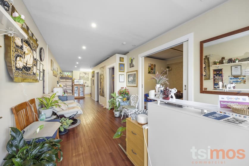 Click to view all images 2/135 Lower Dandenong Road Mentone VIC 3194 - Image 3
