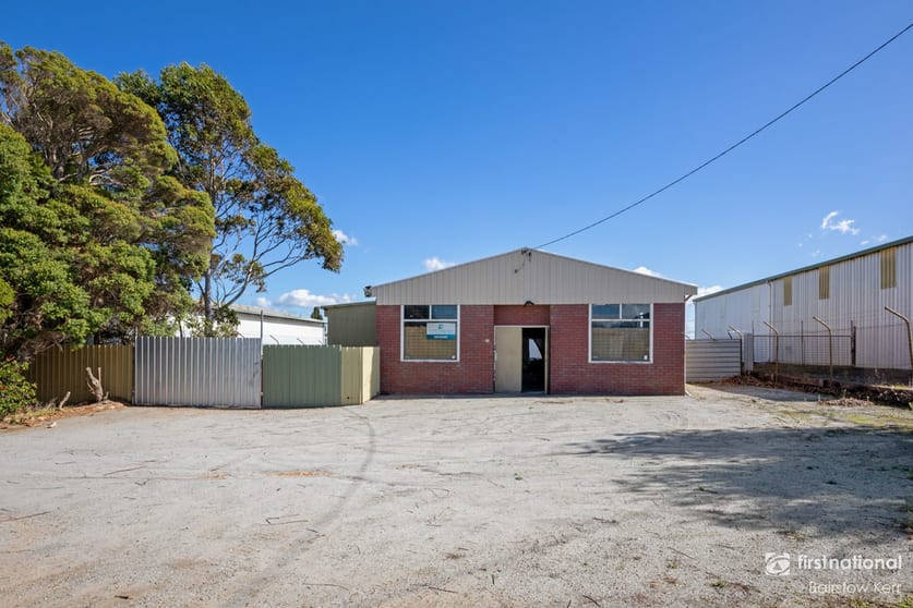 Click to view all images 27 Lance Street Milpara WA 6330 - Image 1